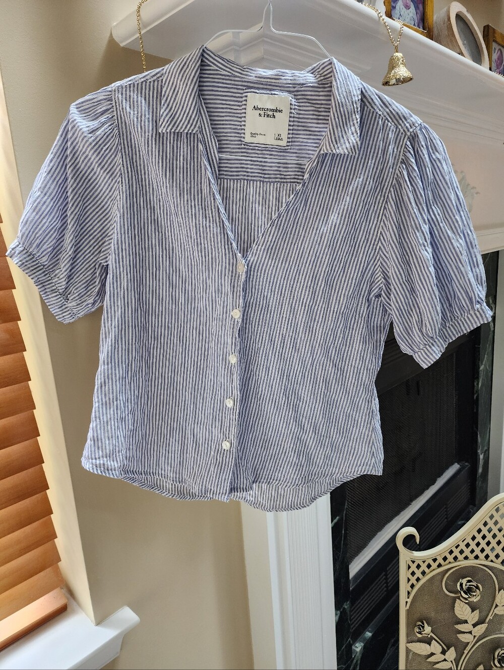 Women's Abercrombie & Fitch Blue Stripe Short-Sleeve Button Front Top Blouse XS